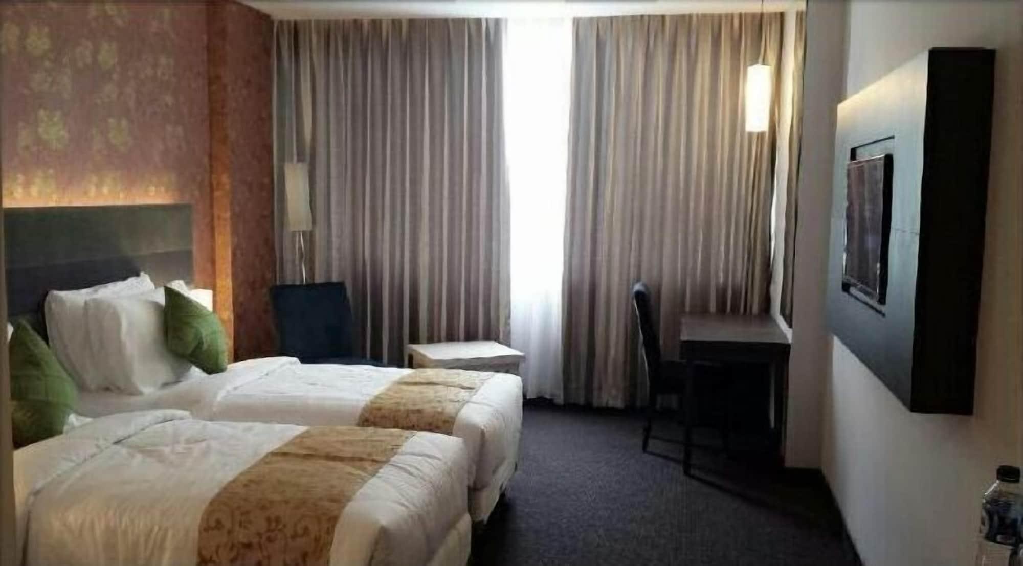 Tjokro Hotel Pekanbaru Dış mekan fotoğraf
